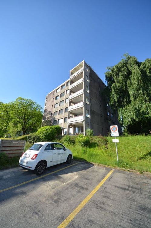 Röhrliberg - in Cham: 2.5-Zimmerwohnung mit Weitsicht sucht Sie!