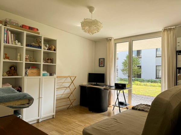 Neuwertige 3.5 Zimmerwohnung in der beliebten Überbauung