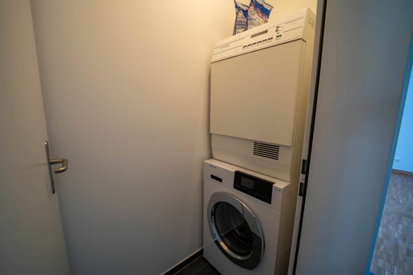 Grosszügige 2.5-Zimmer-Gartenwohnung mit modernem Wohnkomfort 12