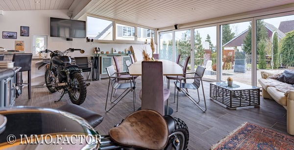 Bezauberndes Ensemble aus Chalet, Bungalow, Ateliergebäude & Schopf 16