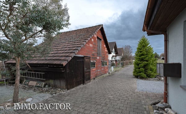Bezauberndes Ensemble aus Chalet, Bungalow, Ateliergebäude & Schopf 19
