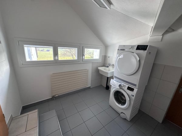 Moderne 3.5-Zimmer-Dachwohnung in Tuggen 13