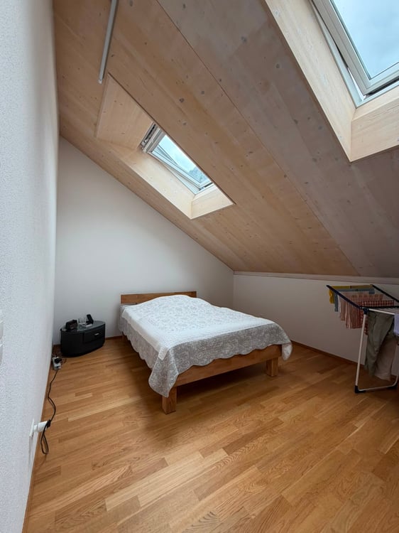 Moderne 2.5-Zimmer-Wohnung mit Bergpanorama in Glarus 12