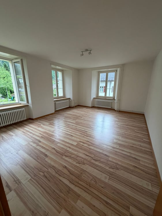 Geräumige 4.5-Zimmer-Maisonette-Wohnung in Glarus Süd – sofort verfügbar! 10