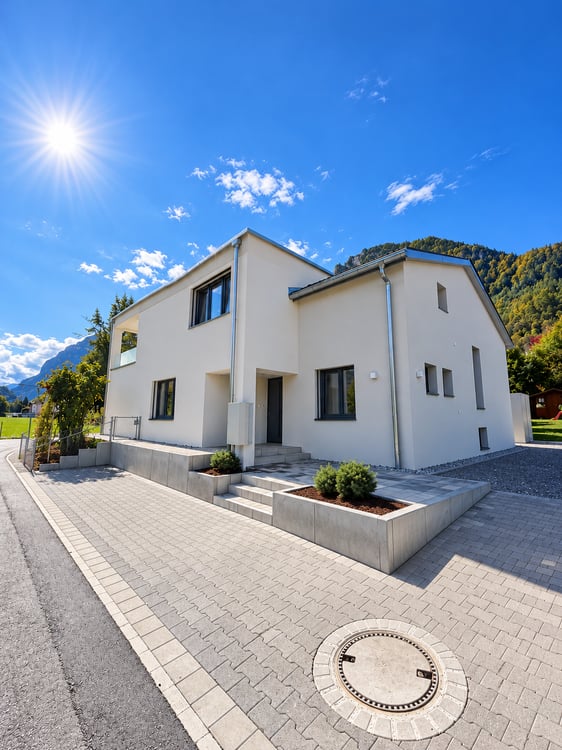 Modernes freistehendes 5.5-Zimmer-Einfamilienhaus an ruhiger Lage in Näfels 2