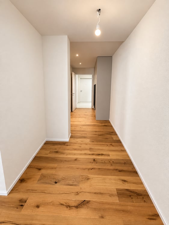 Moderne 3.5-Zimmer-Wohnung im Neubau in Glarus – sofort verfügbar! 3
