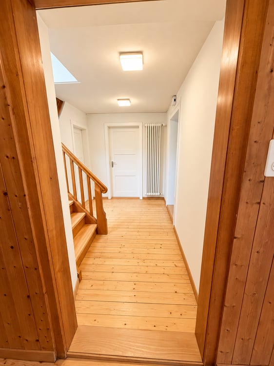 Charmantes 4.5-Zimmer-Einfamilienhaus mit grosszügigem Garten und herrlicher Bergsicht 5