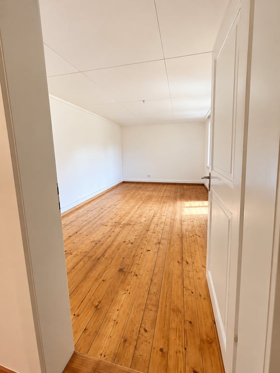 Charmantes 4.5-Zimmer-Einfamilienhaus mit grosszügigem Garten und herrlicher Bergsicht 13