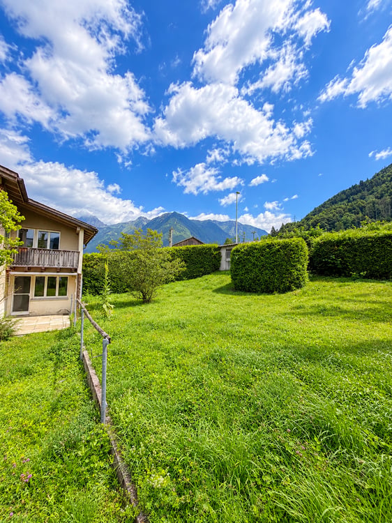 Charmantes 4.5-Zimmer-Einfamilienhaus mit grosszügigem Garten und herrlicher Bergsicht 3