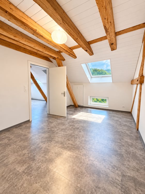 Charmante 3-Zimmer-Dachwohnung mit Bergblick in Glarus 11