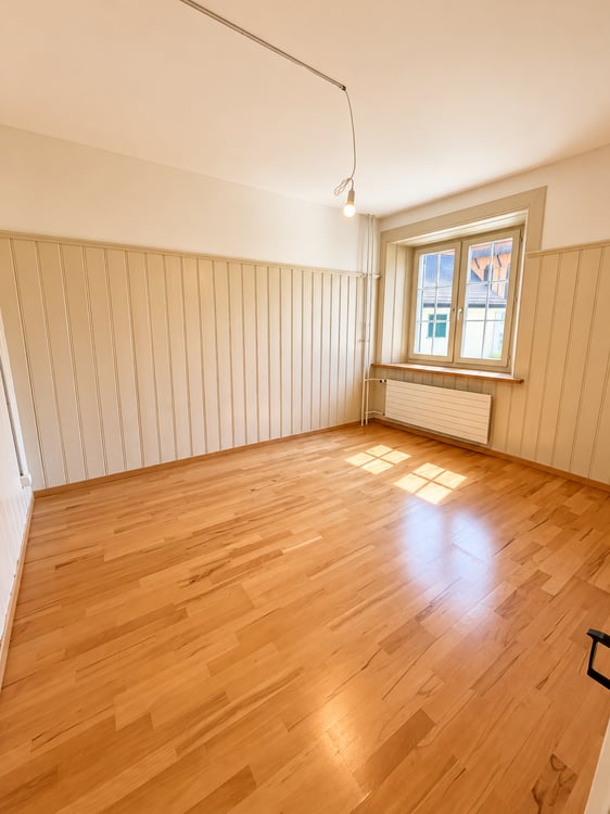 Geräumige 8-Zimmer-Maisonette-Wohnung in Ennenda – sofort verfügbar! 7