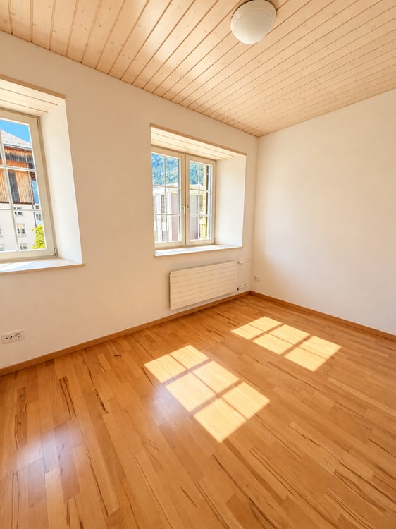 Geräumige 8-Zimmer-Maisonette-Wohnung in Ennenda – sofort verfügbar! 13