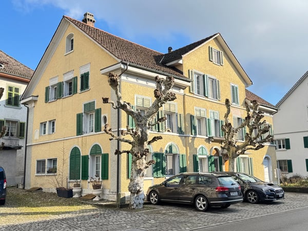 Historisches Mehrfamilienhaus mit 4 Wohnungen in Benken 2