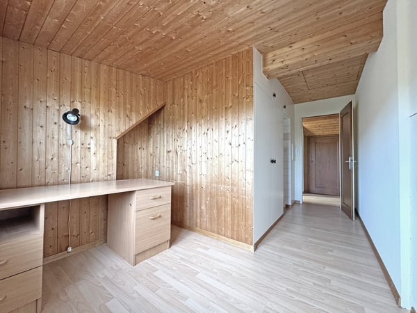 6-Zimmer-Einfamilienhaus, freistehend, ruhiges, familiäres Wohnquartier am Dorfrand 13