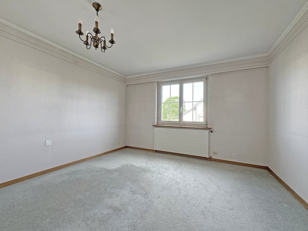 6-Zimmer-Einfamilienhaus, freistehend, ruhiges, familiäres Wohnquartier am Dorfrand 3