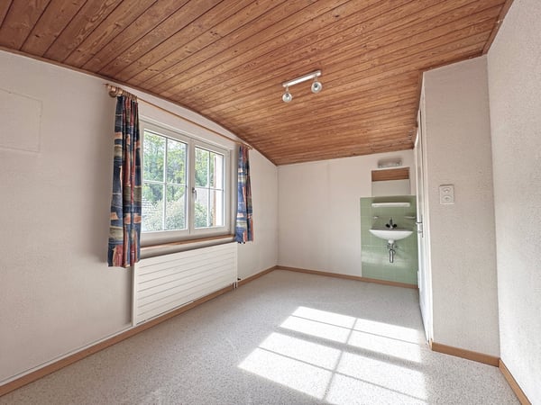 6-Zimmer-Einfamilienhaus, freistehend, ruhiges, familiäres Wohnquartier am Dorfrand 14