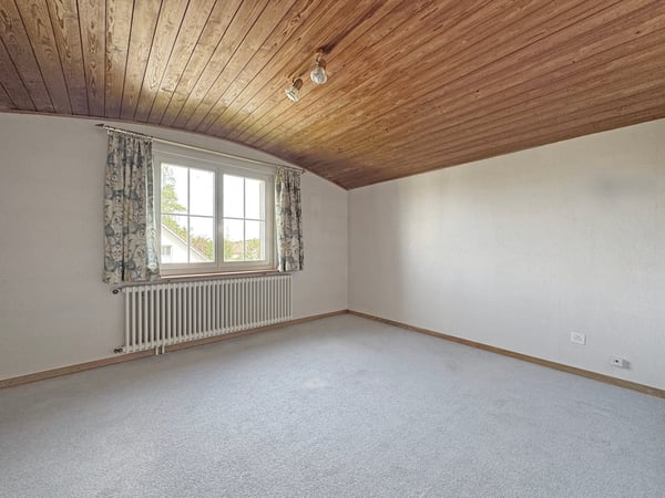 6-Zimmer-Einfamilienhaus, freistehend, ruhiges, familiäres Wohnquartier am Dorfrand 12