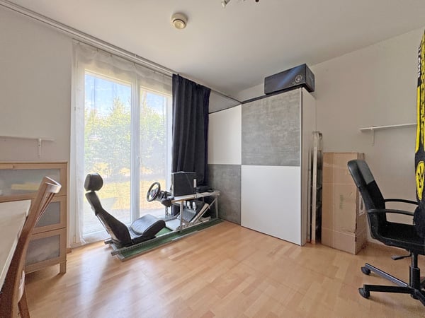 Attraktive Eigentumswohnung, 7½-Zimmer im Parterre, mit eigener Grünfläche und Tiefgaragenplatz 14