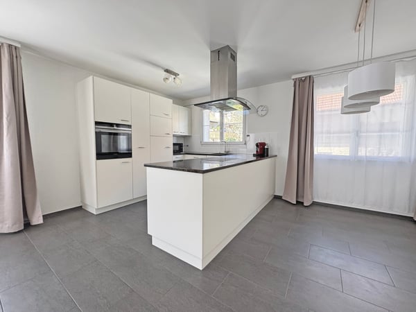 Grosszügige, durchdachte 4 ½-Zimmer- Wohnung, ruhiges Wohnquartier, inkl. 2 Tiefgaragenplätze 1