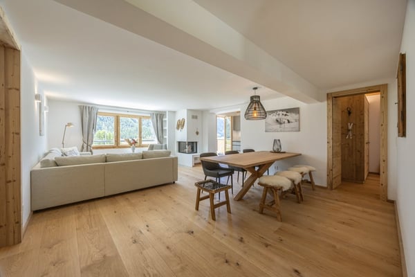 Luxuriöse 5.5-Zi-Whg mit Panoramasicht im 2. OG - Erstbezug Juli 2026 2