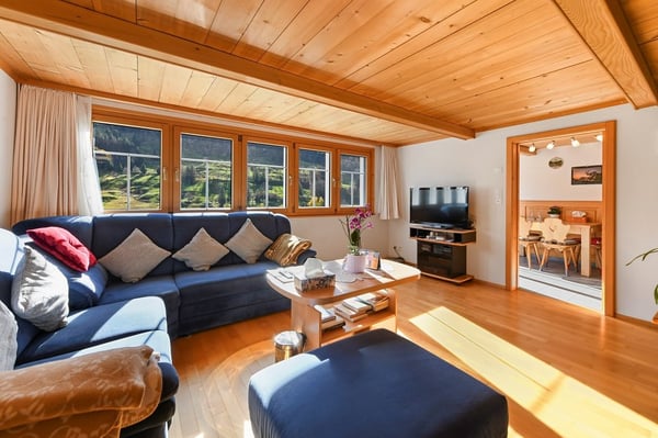 Freistehendes Einfamilienhaus mit Weitblick und grosszügigem Raumangebot 3