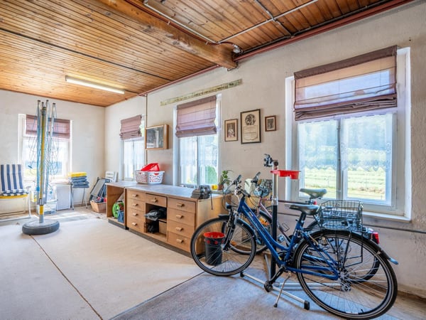 6-Zi. EFH mit Möglichkeit für Einbau Einliegerwohnung / Gewerbeflächen 9