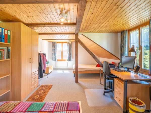 6-Zi. EFH mit Möglichkeit für Einbau Einliegerwohnung / Gewerbeflächen 7