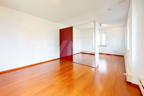 Teilrenoviertes Einfamilienhaus mit viel Platz und Potenzial 4