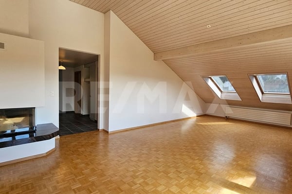 Grosszügige Dachwohnung zum Wohlfühlen 2
