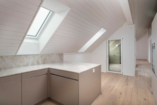 Maisonette-Dachwohnung mit Seesicht - Wohnen über den Dächern von Männedorf 5