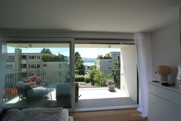 Neubauwohnung mit Gartensitzplatz, zwei Balkonen und traumhafter Seesicht 3