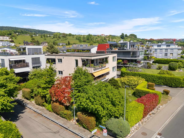 Charmante 5.5-Zimmer-Dachwohnung mit Seeblick in Meilen 3