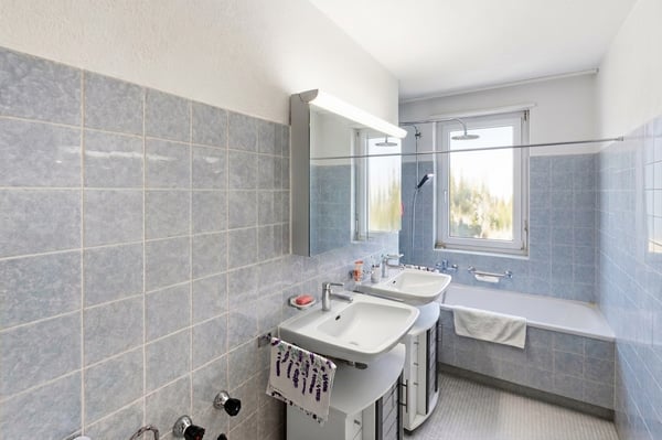 Charmante 5.5-Zimmer-Dachwohnung mit Seeblick in Meilen 9