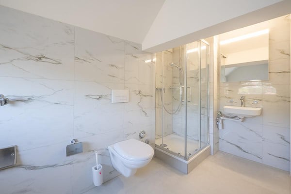 frisch renoviertes Mehrfamilienhaus mit 10 Einheiten 8