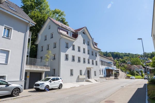 frisch renoviertes Mehrfamilienhaus mit 10 Einheiten 2