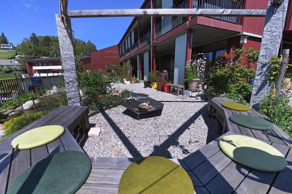 Grosszügige 1.5-Zimmer-Gartenwohnung inkl. 2 Tiefgaragenplätzen 2