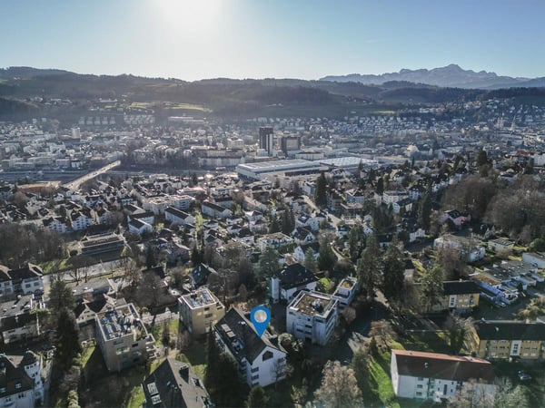 grosszügige Etagenwohnung im familienfreundlichen Rotmonten 4