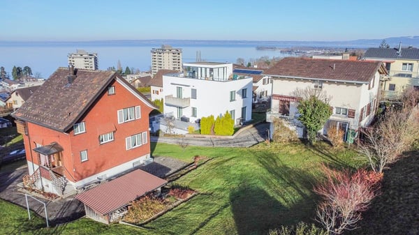 801 m² Grundstück mit Einfamilienhaus und Seesicht 2