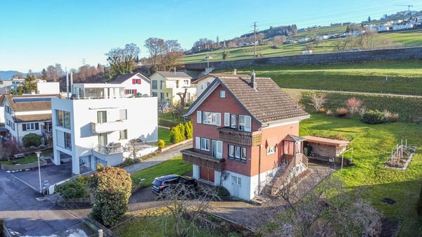 801 m² Grundstück mit Einfamilienhaus und Seesicht 4