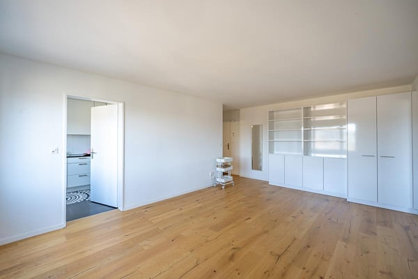 Smart Wohnen - 2.5-Zi. Wohnung mit Balkon und Lift 2