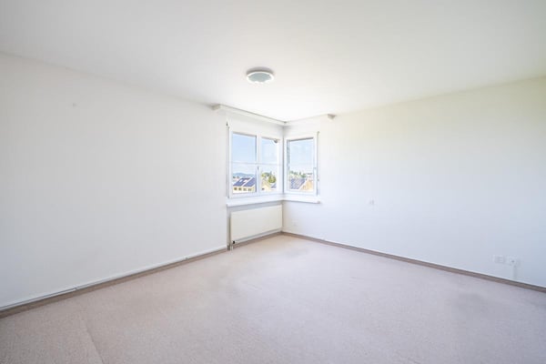 Grosse 4.5-Zi. Wohnung im 2. OG mit Lift 10