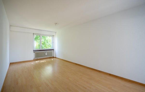 4.5-Zi. Wohnung mit verglastem Balkon in attraktiver Lage in Horn 7