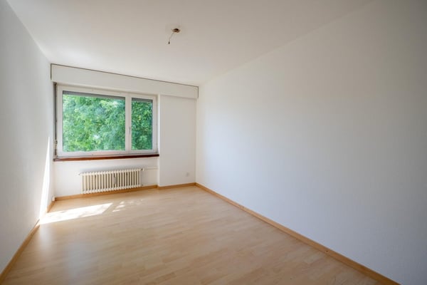 4.5-Zi. Wohnung mit verglastem Balkon in attraktiver Lage in Horn 9
