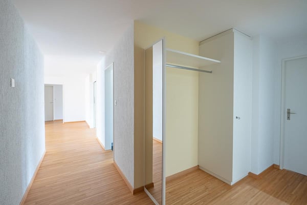 Grosszügige 4.5-/5.5-Zi. Wohnung im 1. OG 2