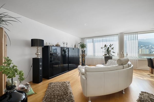 3.5-Zi. Wohnung mit Loggia und beeindruckender Weitsicht 5