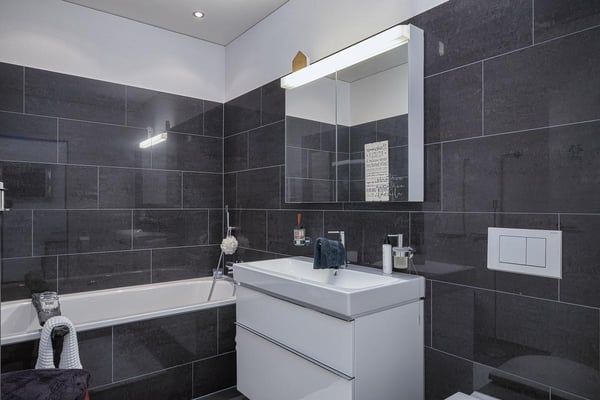 3.5-Zi. Wohnung mit Loggia und beeindruckender Weitsicht 8