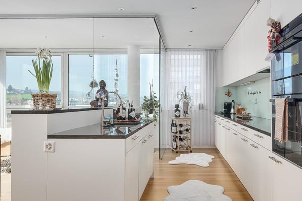 3.5-Zi. Wohnung mit Loggia und beeindruckender Weitsicht 2