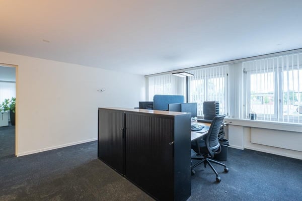 Bezugsbereite Büro-/Praxisfläche im 1. OG 2