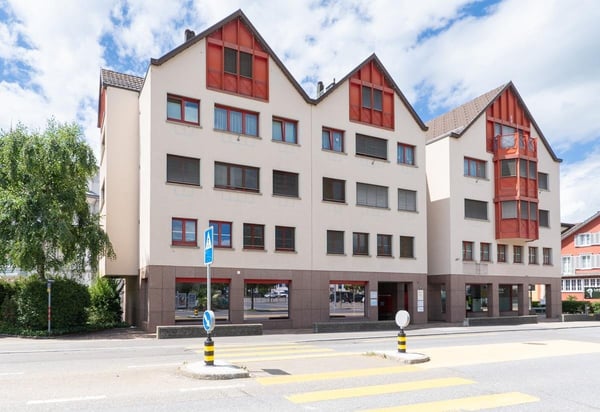 Bezugsbereite Büro-/Praxisfläche im 1. OG 11