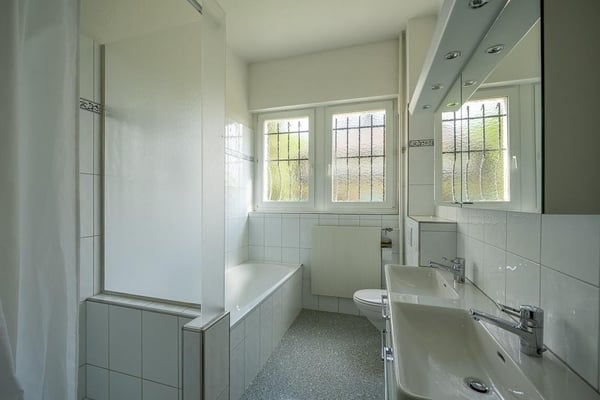 Charmante 7-Zi. Wohnung mit ca. 200 m² Wohnfläche 9
